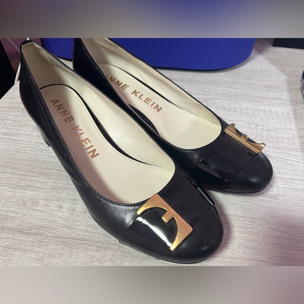 Anne Klein 7.5 black akhastobe pumps - used
